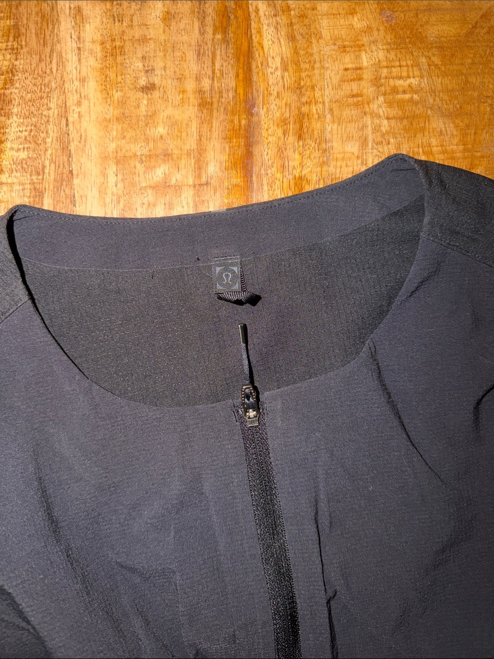 lululemon athletica Men's Navy Lightweight Zip Shirt Jacket - Picture 7 of 7